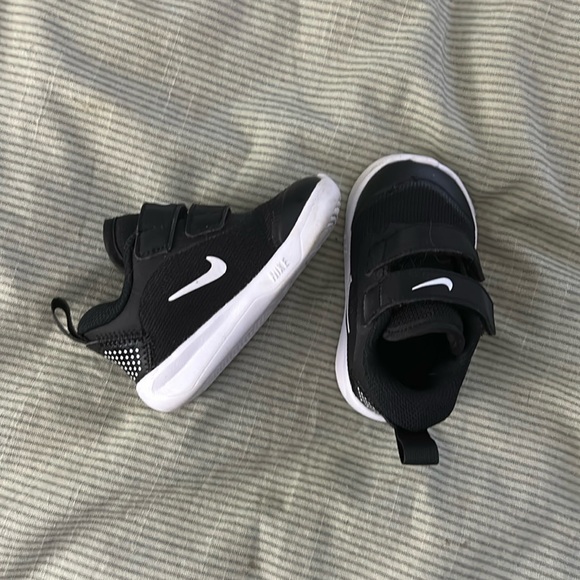 Baby Nike Size 4c Shoes - Picture 1 of 6